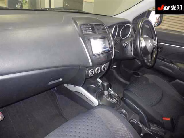 MITSUBISHI RVR