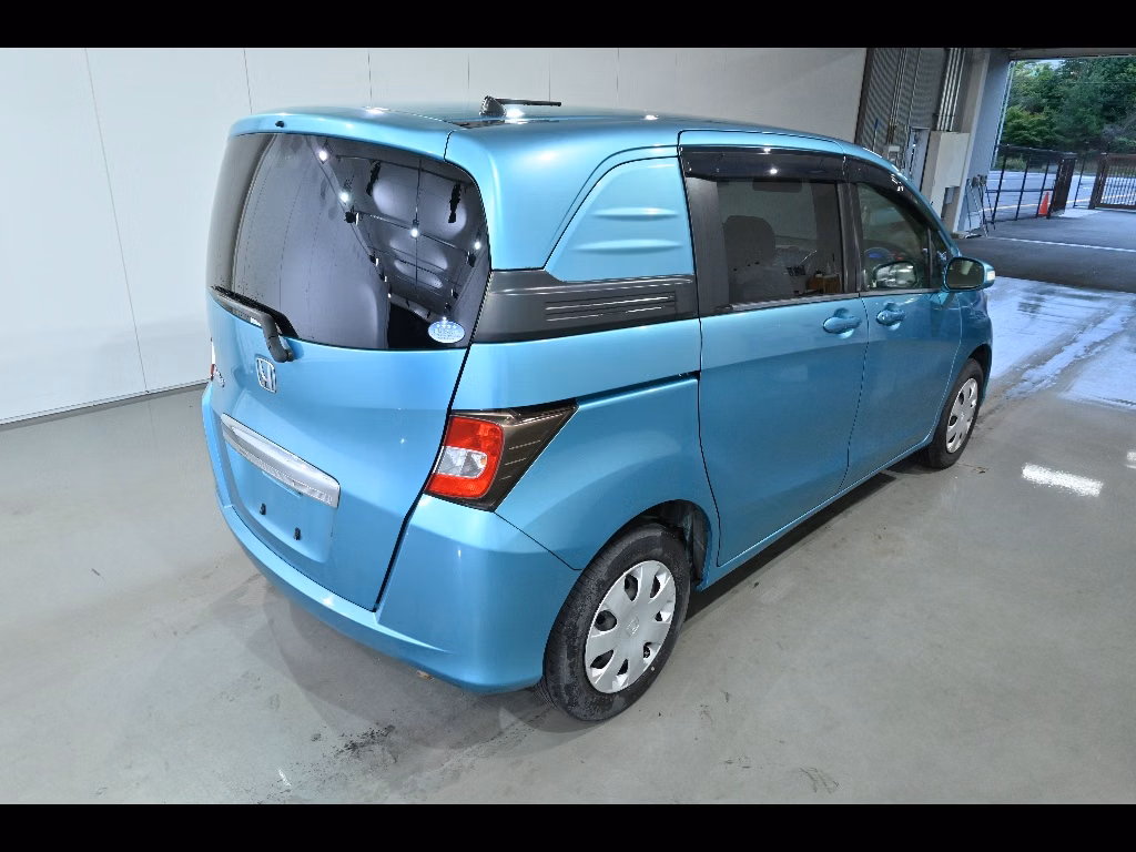 HONDA FREED SPIKE