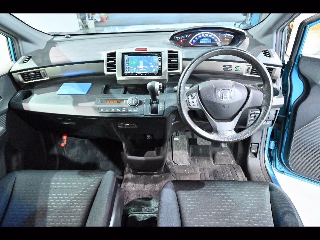 HONDA FREED SPIKE