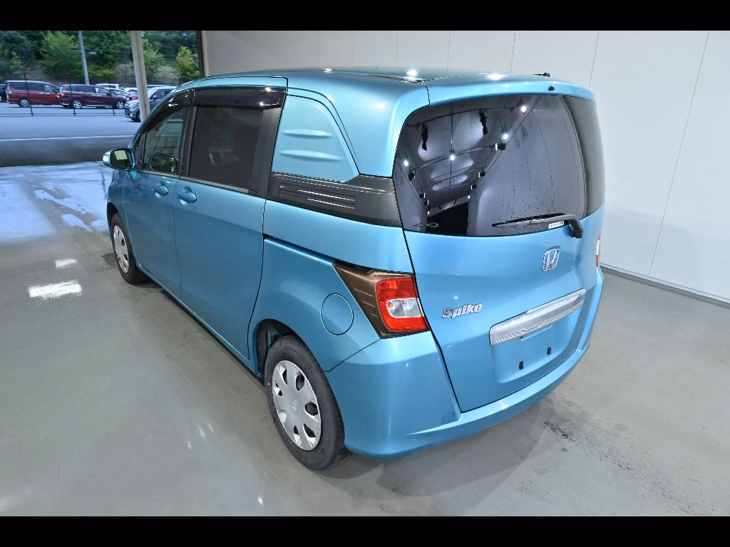 HONDA FREED SPIKE