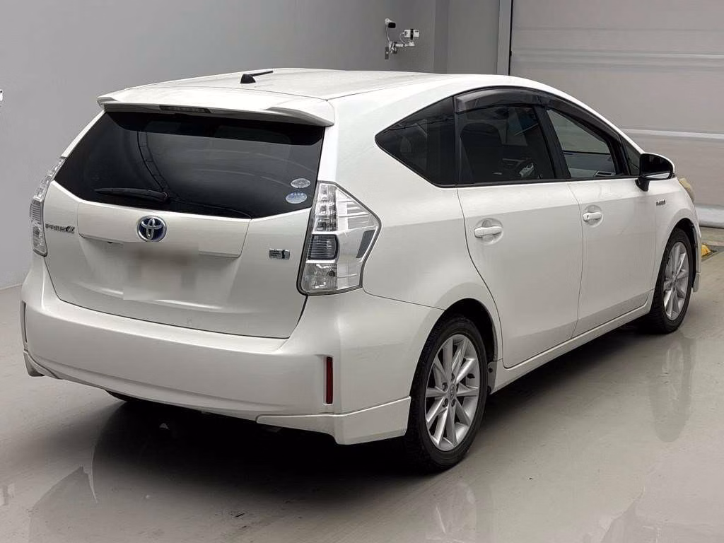 TOYOTA PRIUS ALPHA