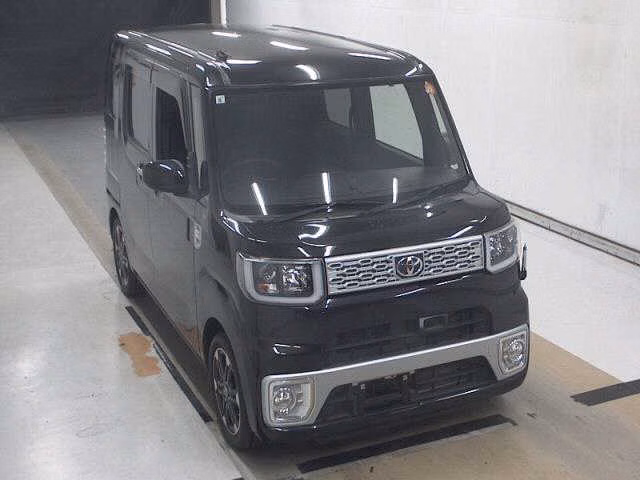 TOYOTA PIXIS MEGA