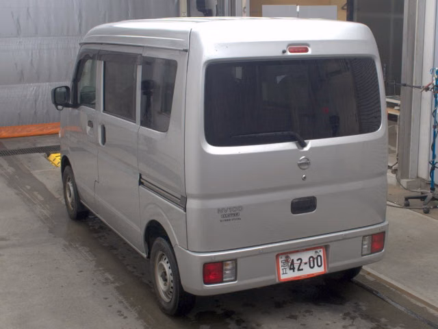 NISSAN NV100 CLIPPER