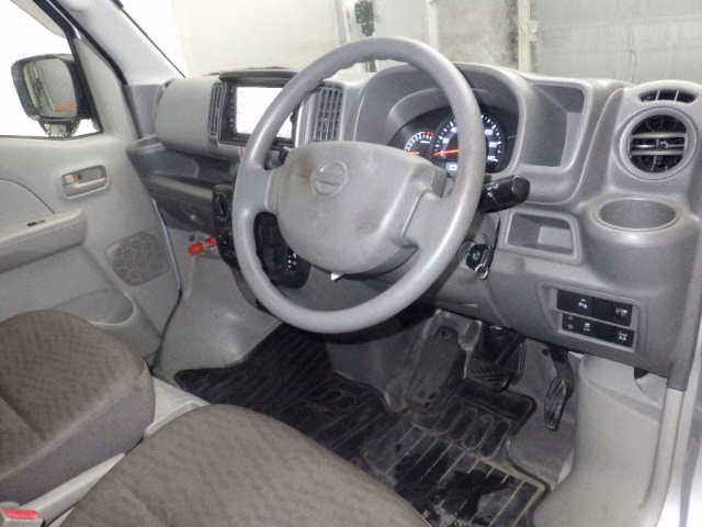 NISSAN NV100 CLIPPER