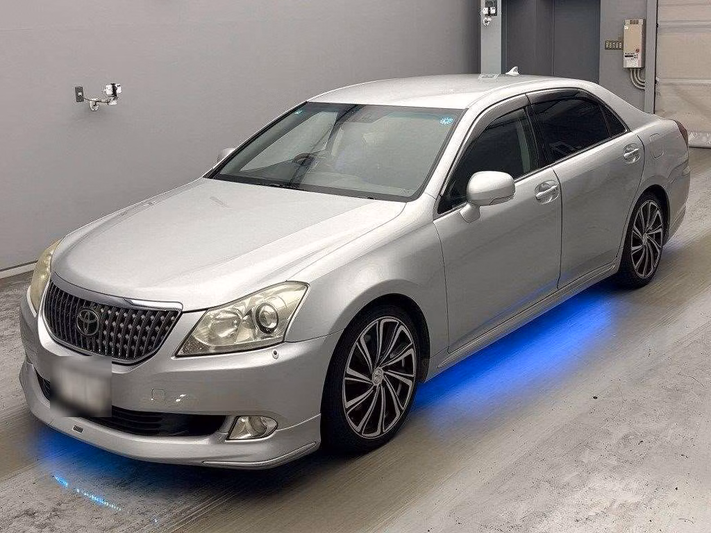 TOYOTA CROWN MAJESTA
