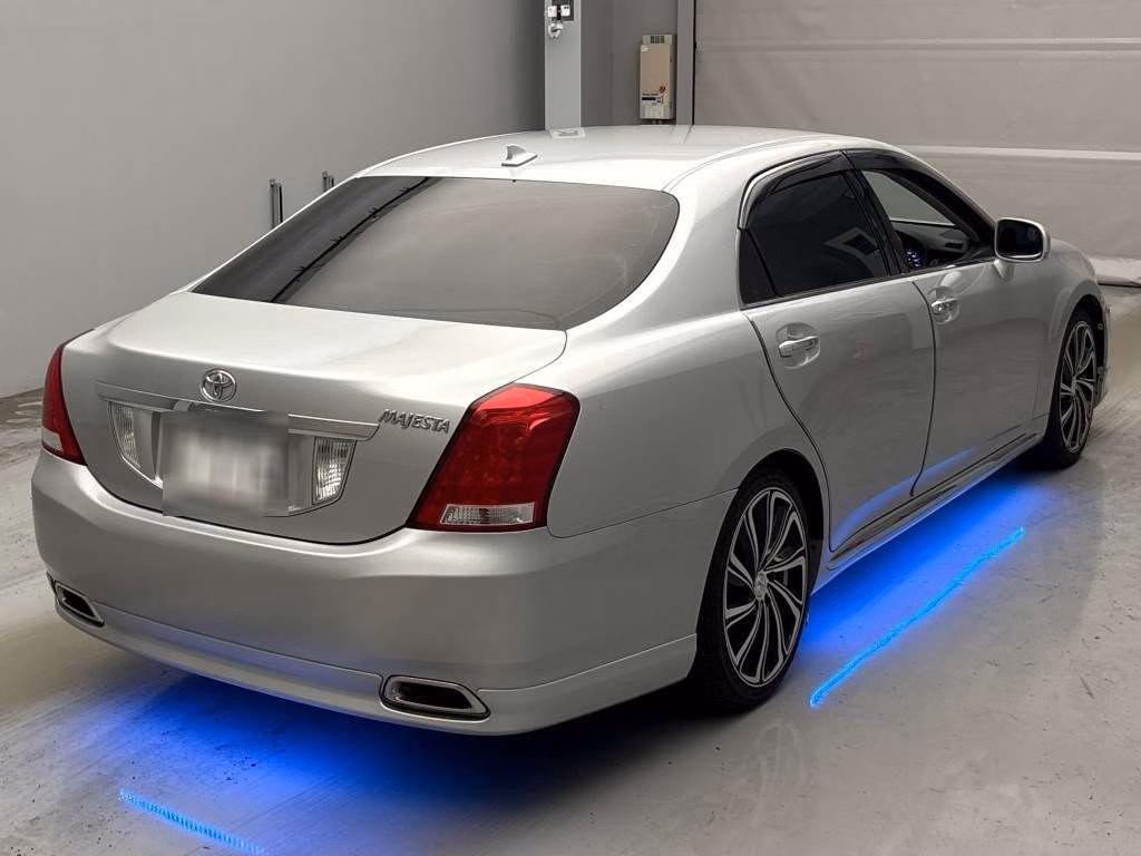 TOYOTA CROWN MAJESTA