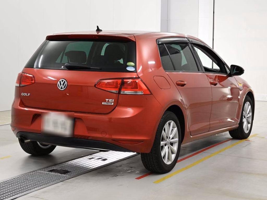VOLKSWAGEN GOLF