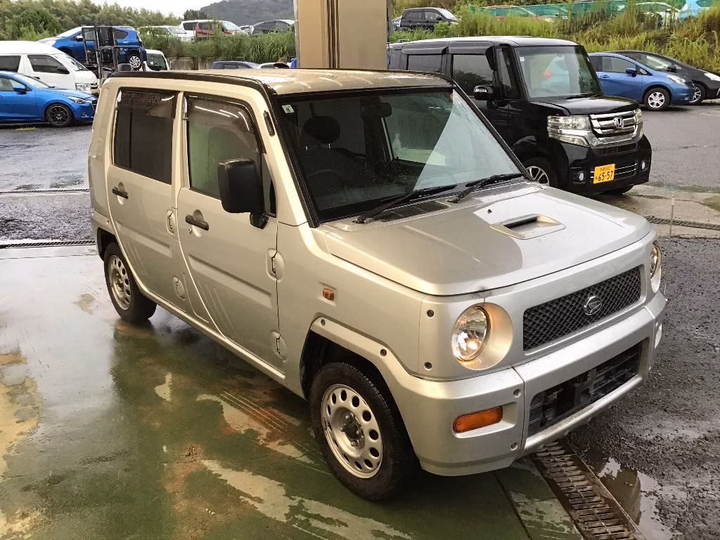 DAIHATSU NAKED