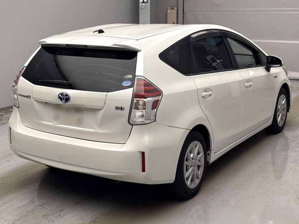 TOYOTA PRIUS ALPHA