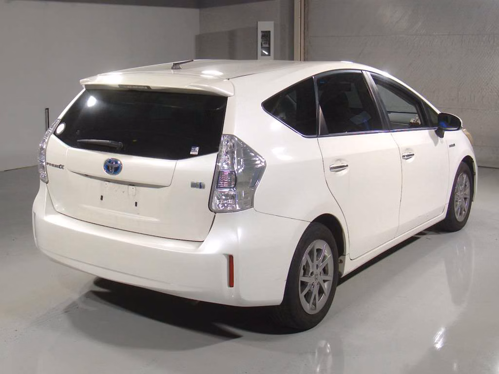 TOYOTA PRIUS ALPHA