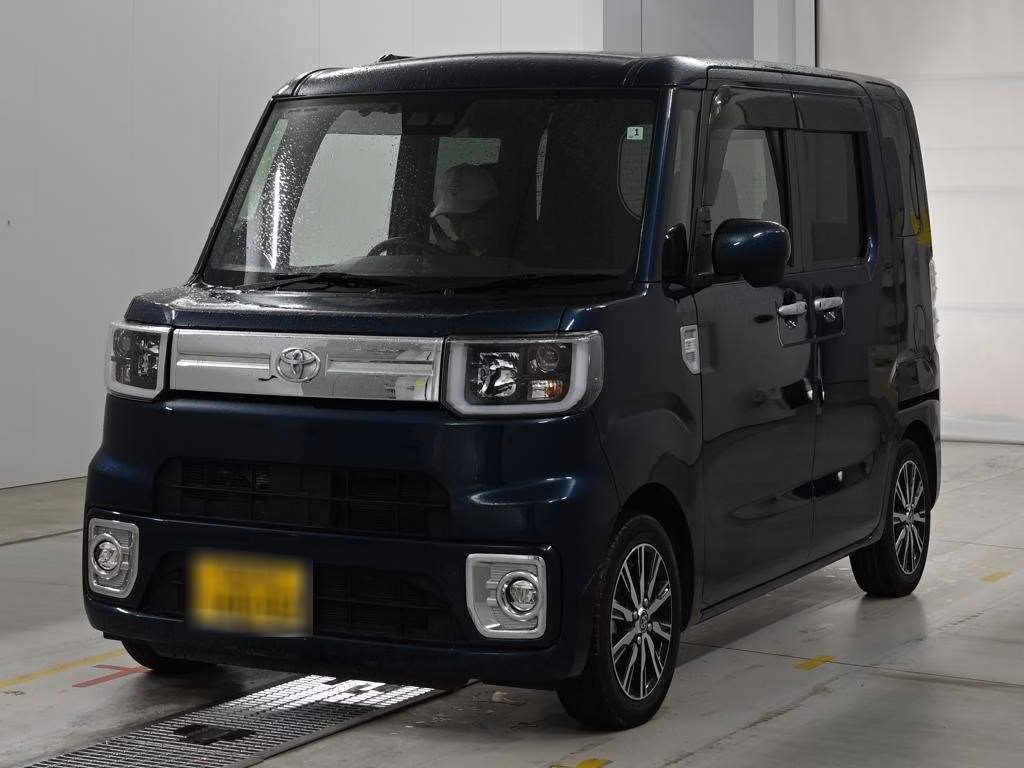 TOYOTA PIXIS MEGA