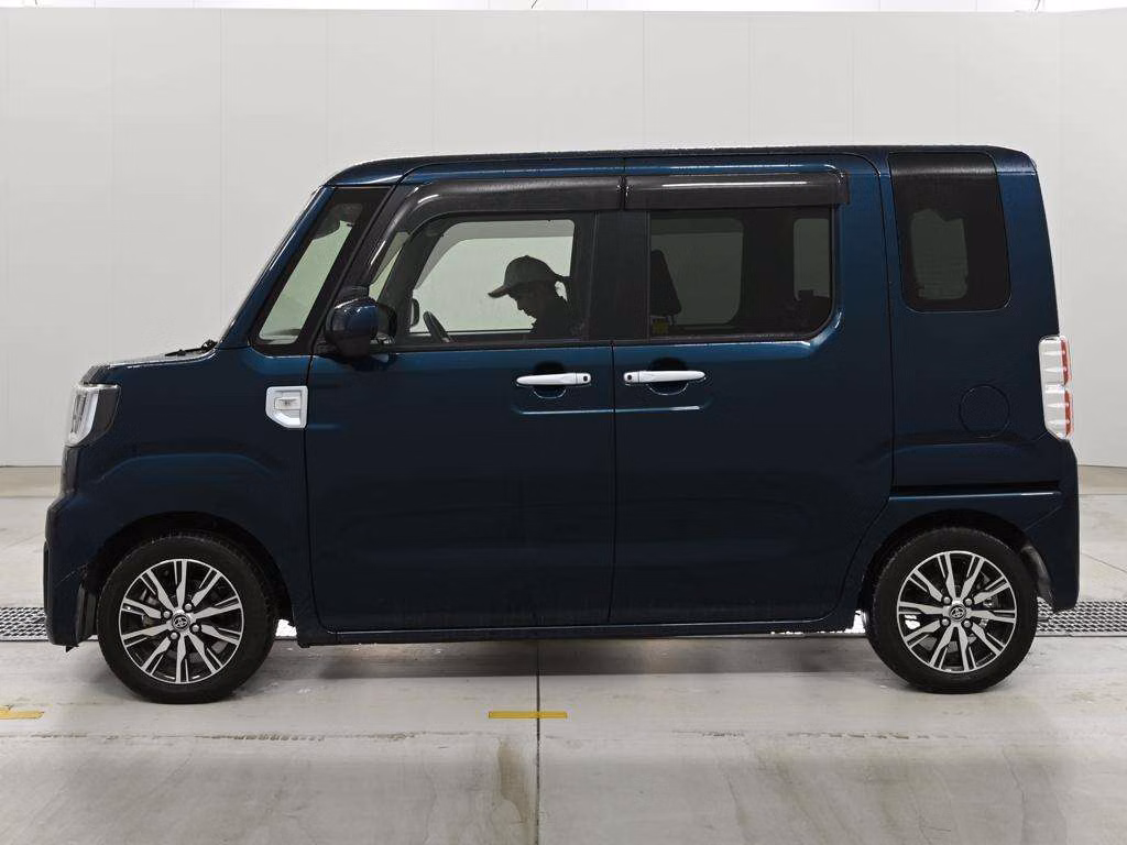 TOYOTA PIXIS MEGA