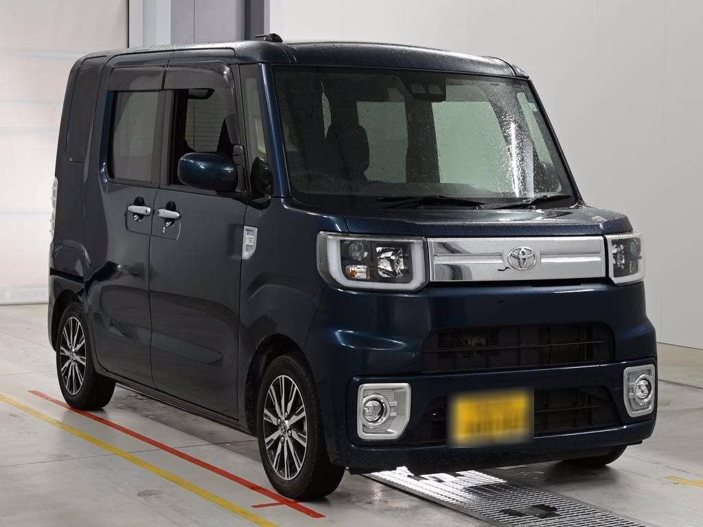 TOYOTA PIXIS MEGA