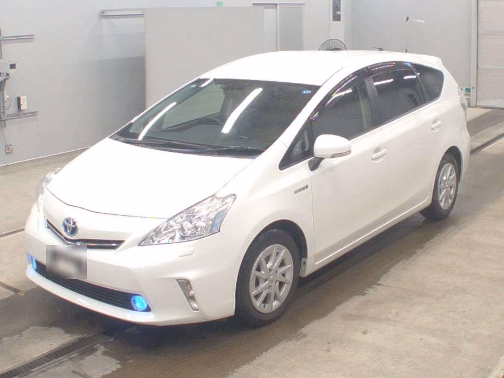 TOYOTA PRIUS ALPHA