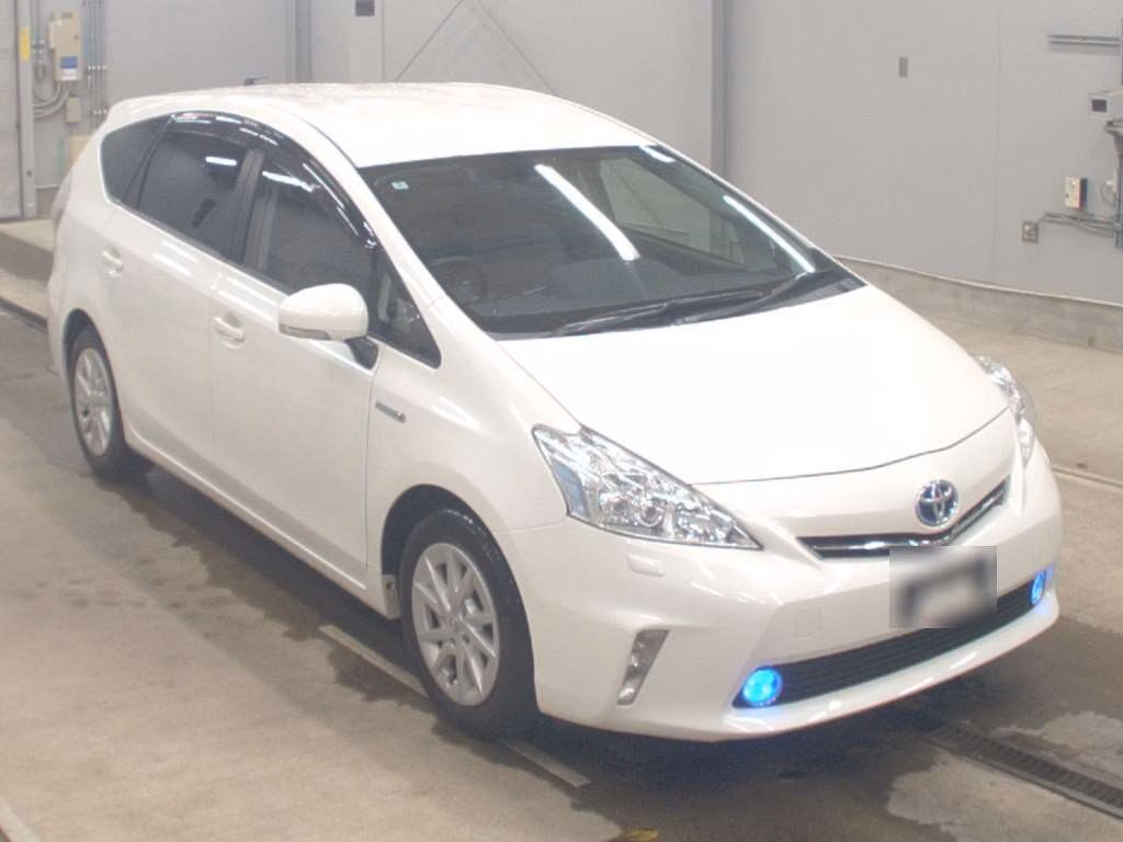 TOYOTA PRIUS ALPHA