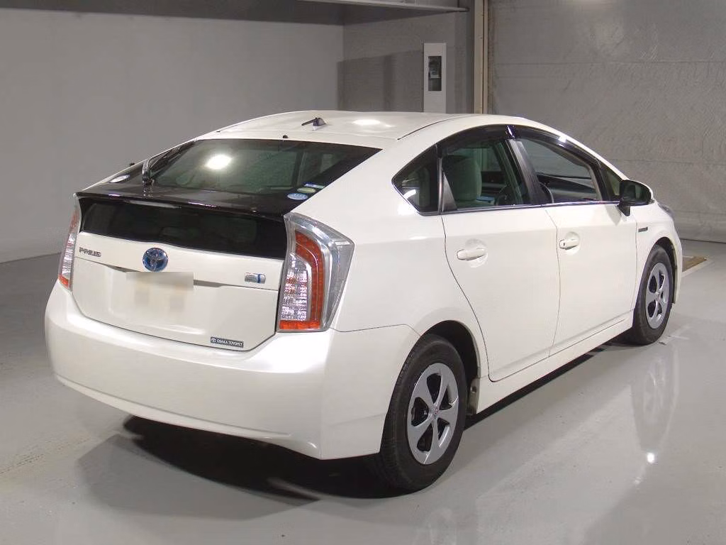 TOYOTA PRIUS