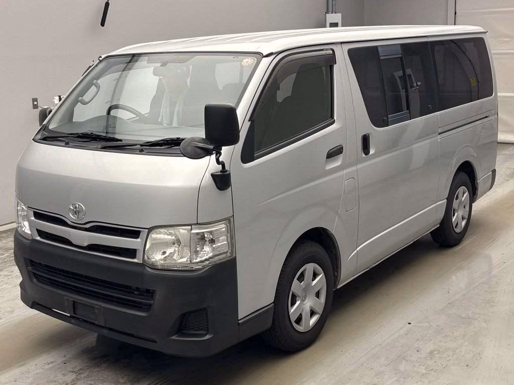 TOYOTA REGIUS ACE