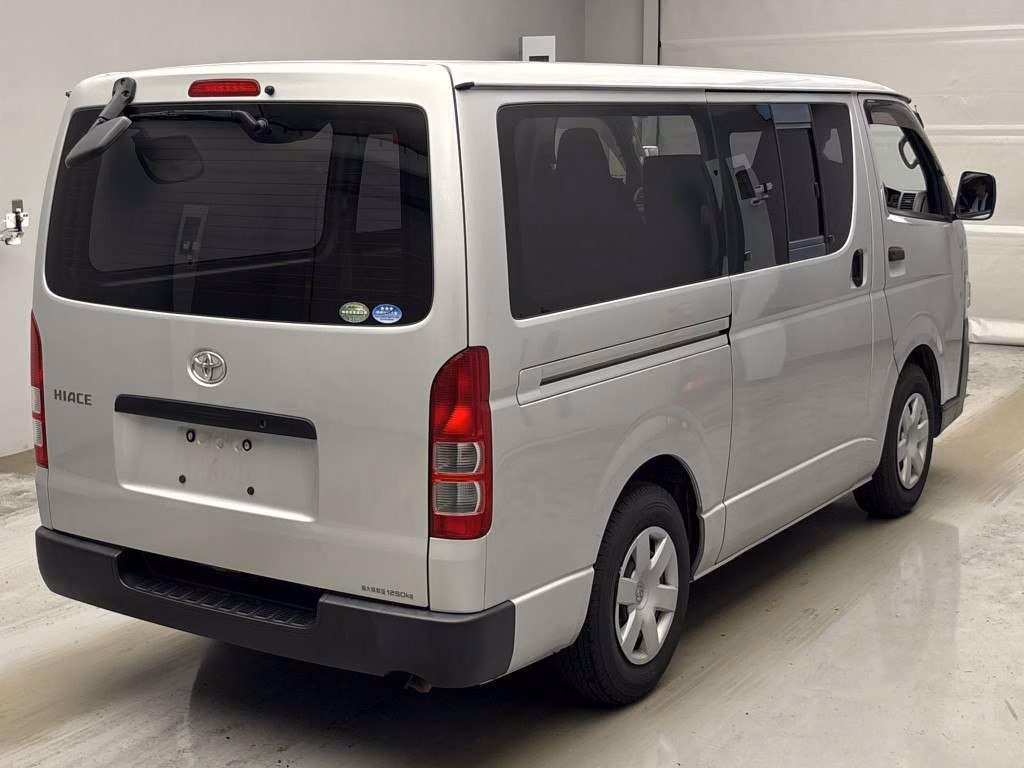 TOYOTA REGIUS ACE