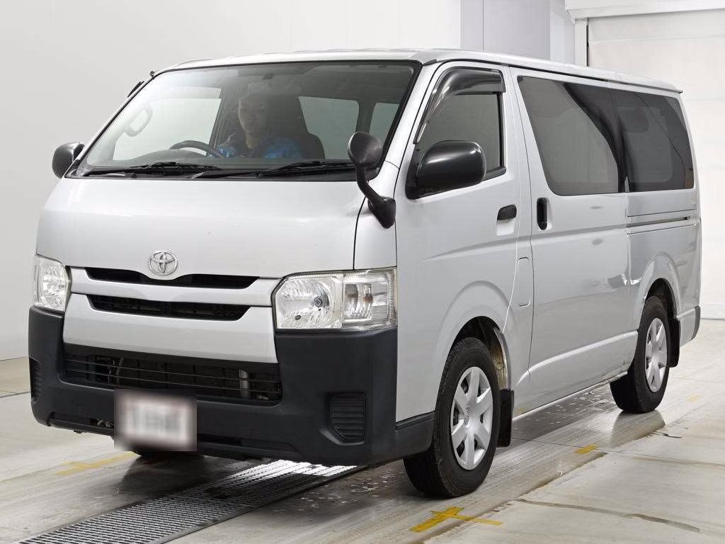 TOYOTA REGIUS ACE