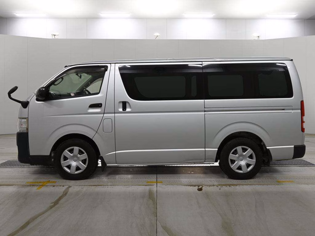 TOYOTA REGIUS ACE