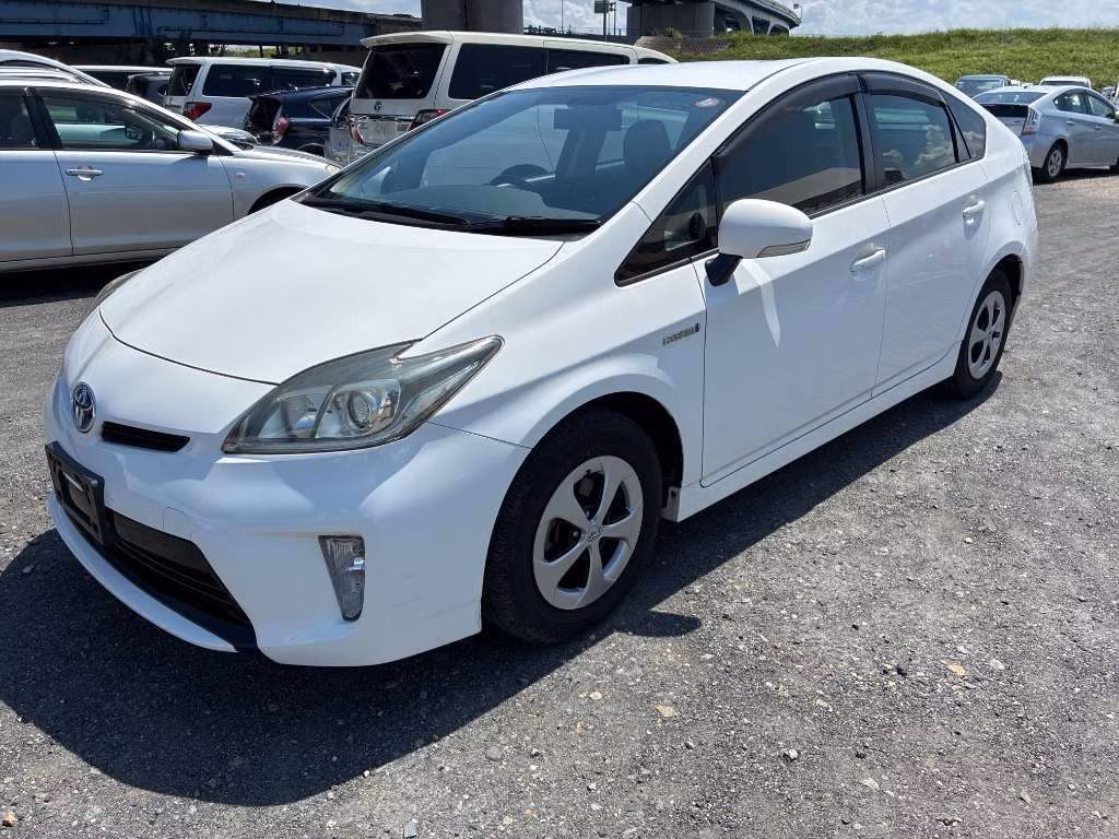 TOYOTA PRIUS
