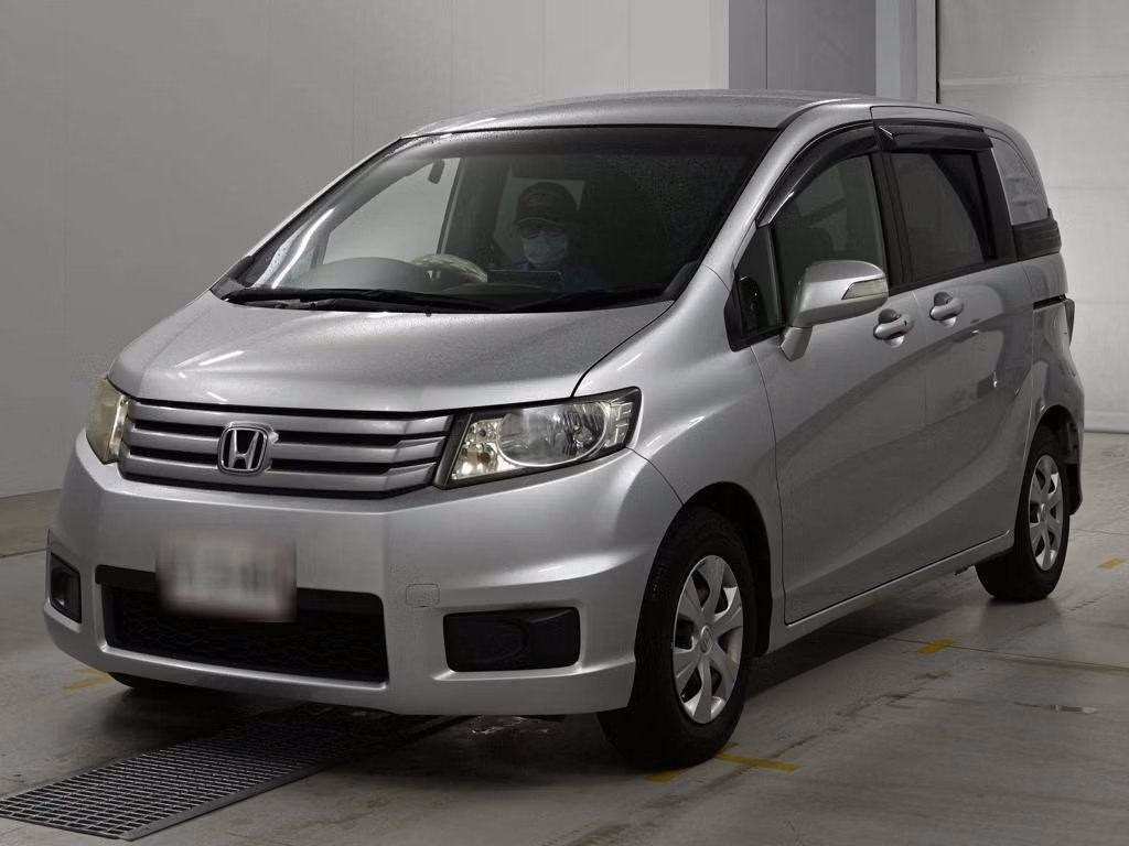 HONDA FREED SPIKE