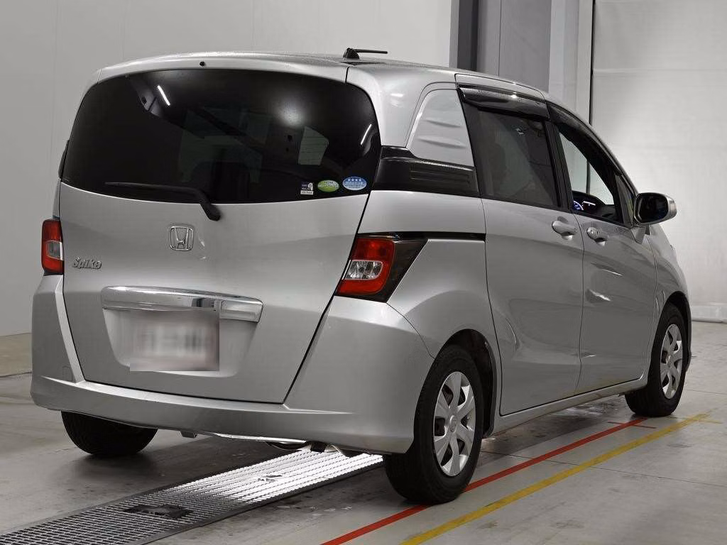 HONDA FREED SPIKE