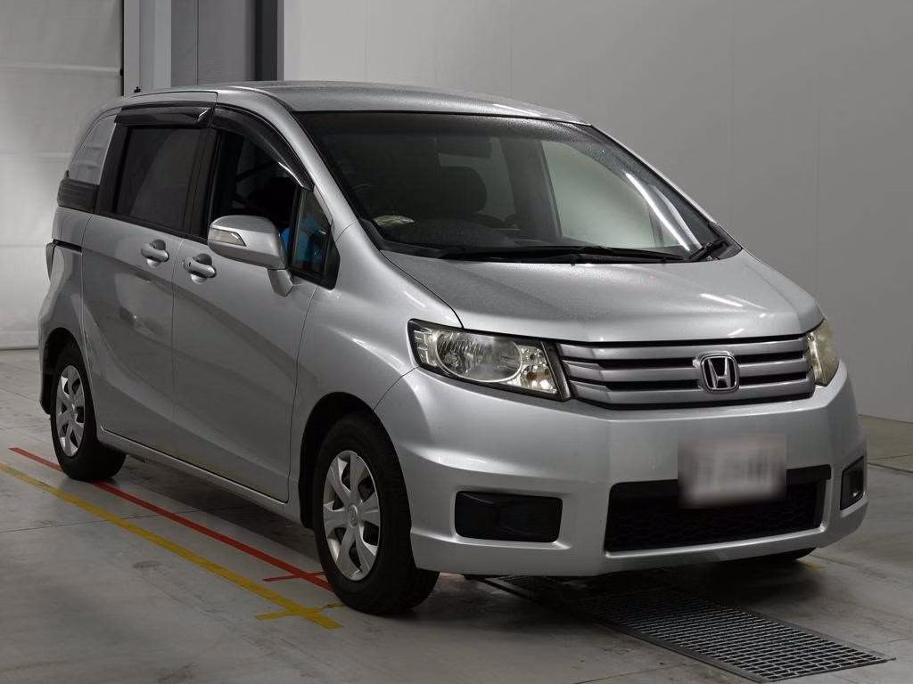 HONDA FREED SPIKE