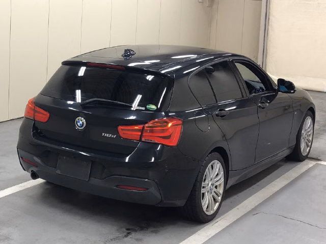 BMW 1-SERIES