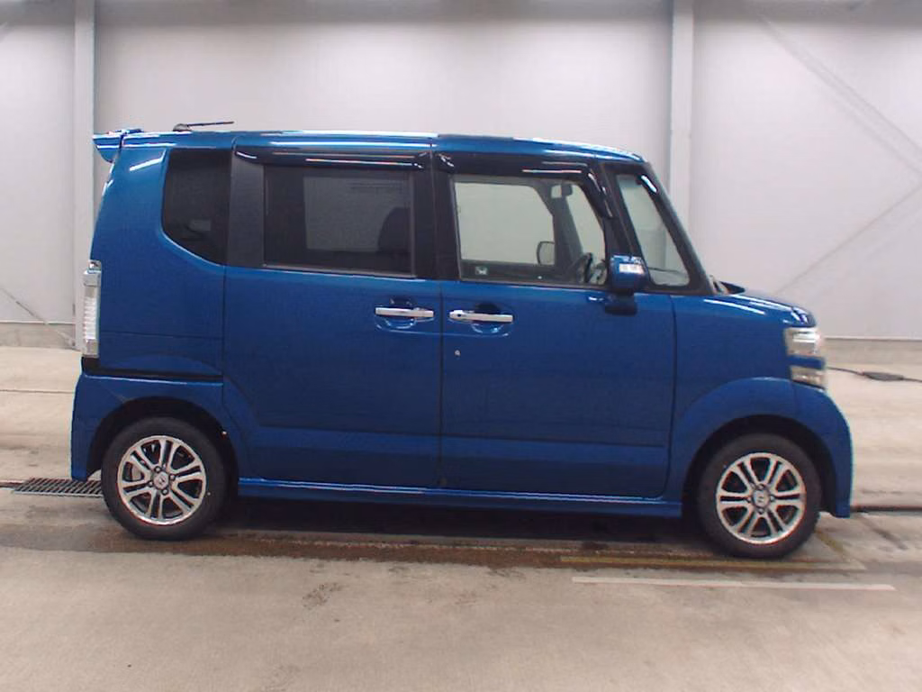HONDA N-BOX+
