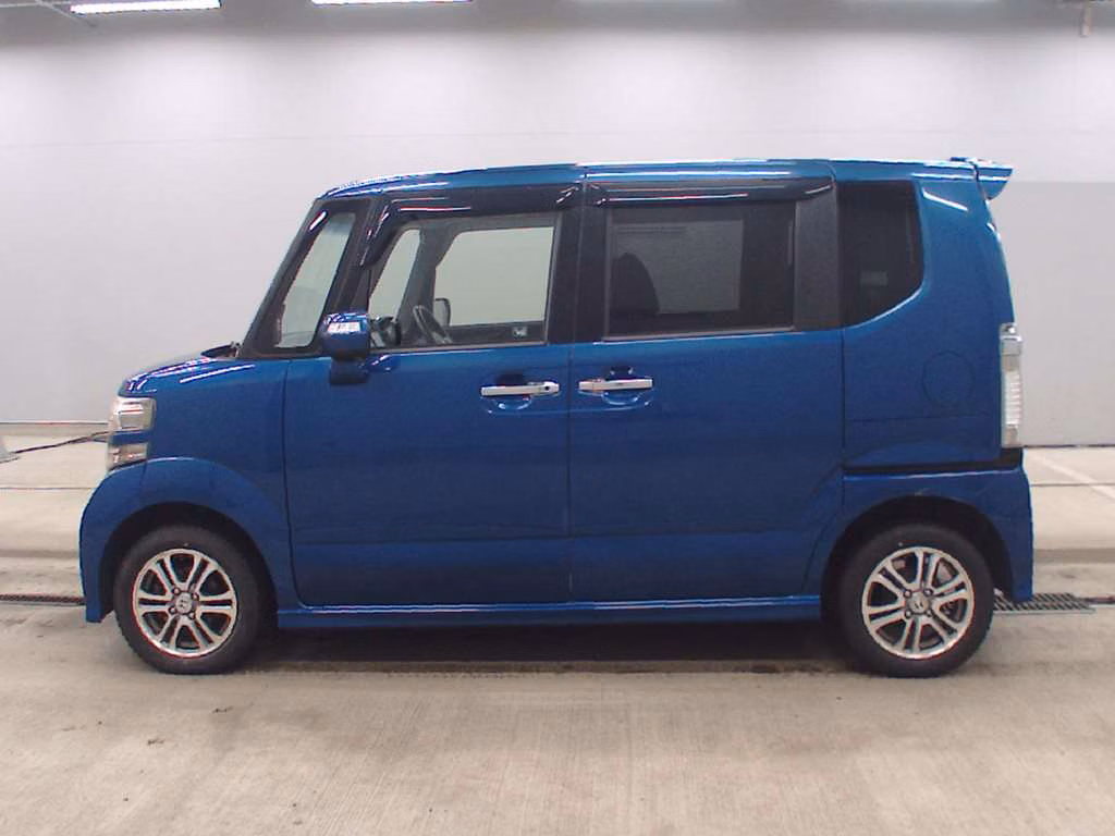 HONDA N-BOX+