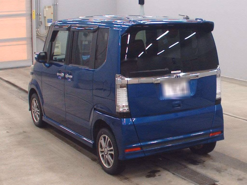HONDA N-BOX+