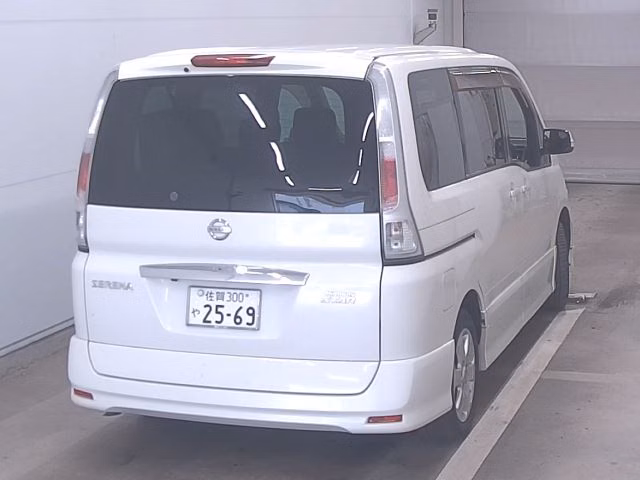 NISSAN SERENA
