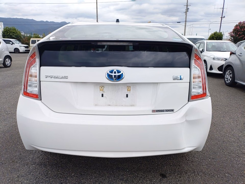 TOYOTA PRIUS