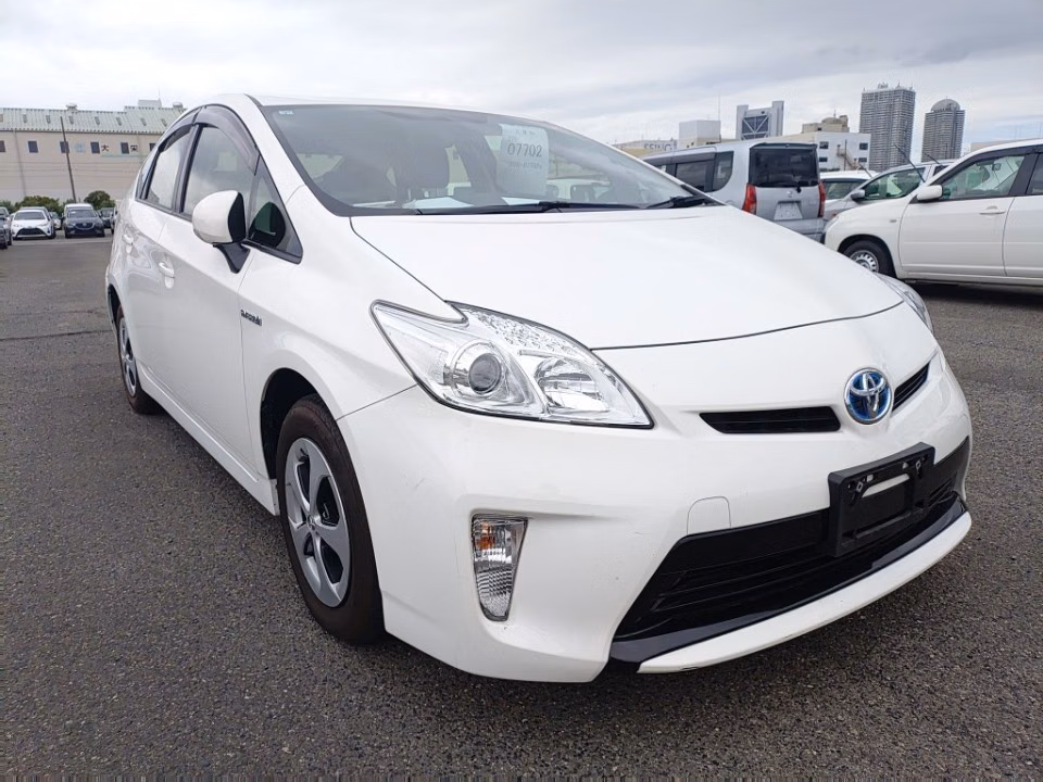 TOYOTA PRIUS