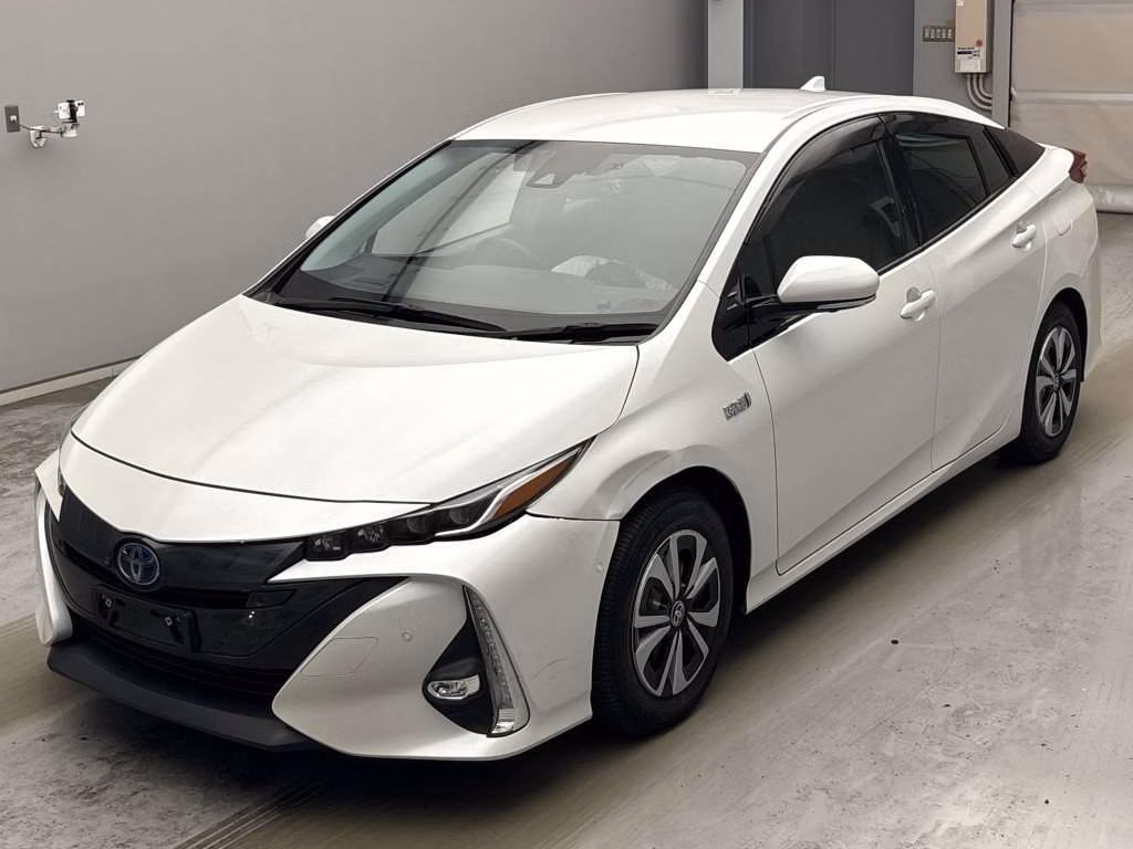 TOYOTA PRIUS PHV