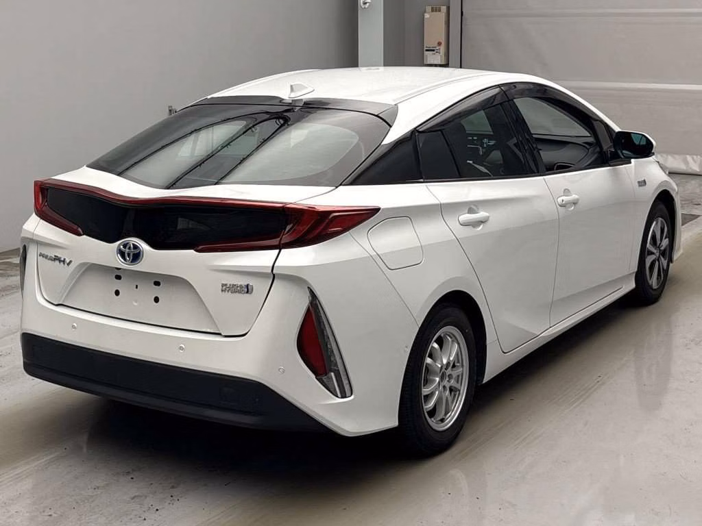 TOYOTA PRIUS PHV
