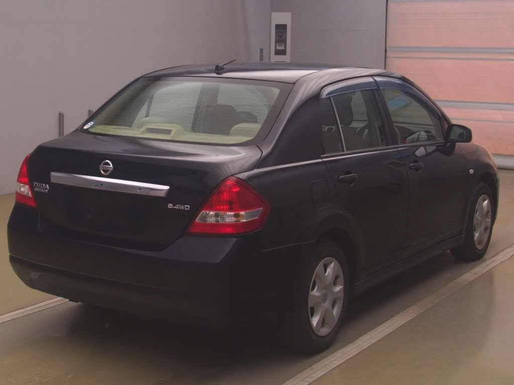 NISSAN TIIDA LATIO