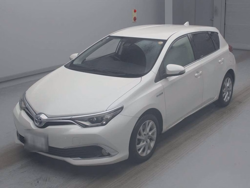 TOYOTA AURIS