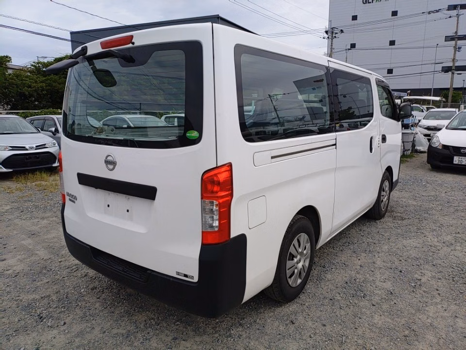NISSAN NV350 CARAVAN