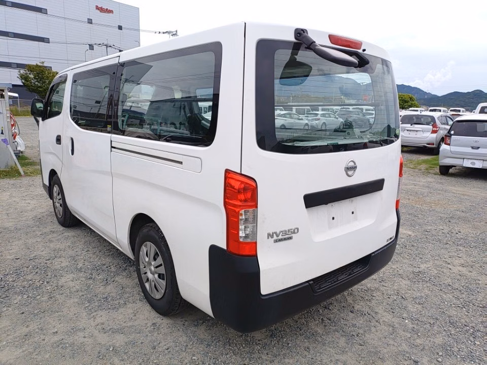 NISSAN NV350 CARAVAN