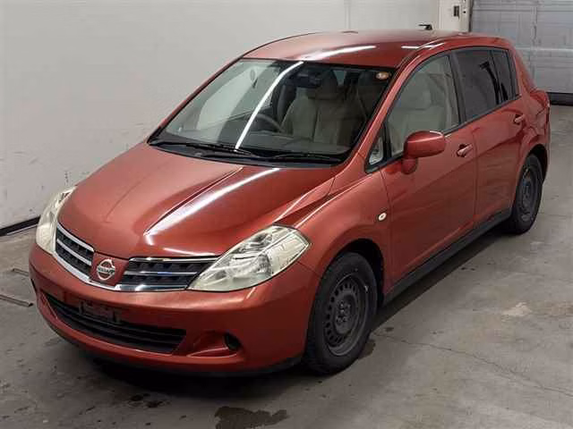 NISSAN TIIDA