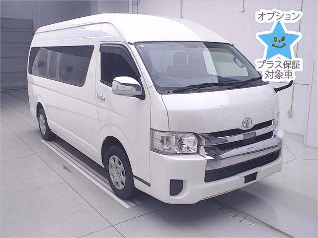 TOYOTA HIACE