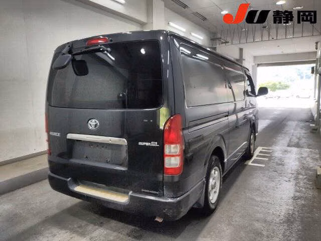 TOYOTA REGIUS ACE