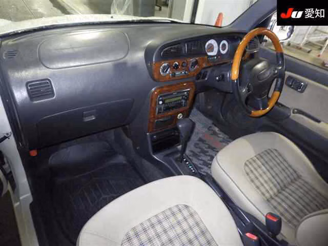 DAIHATSU MIRA GINO