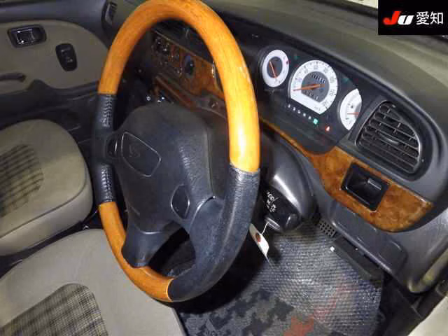 DAIHATSU MIRA GINO