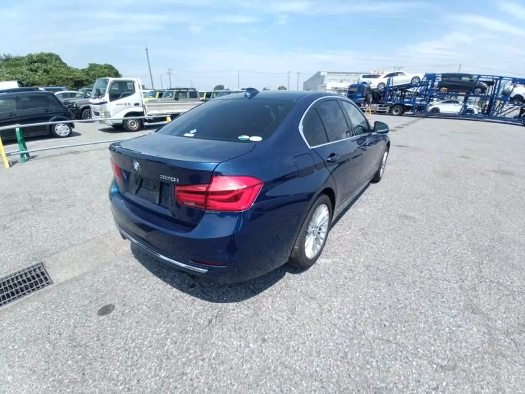 BMW 3-SERIES
