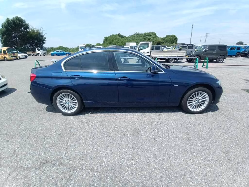 BMW 3-SERIES