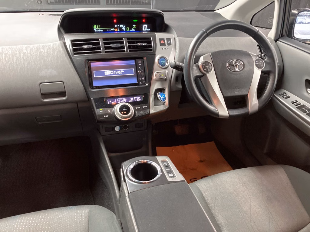 TOYOTA PRIUS ALPHA