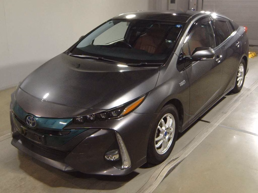 Toyota Prius PHV